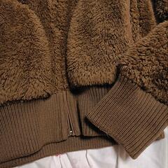 UNIQLOファーフリースジャケットの画像