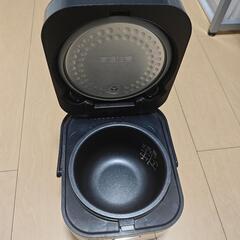 haier  マイコンジャー炊飯器 3合 JJ-XP2M31E 2021年製の画像