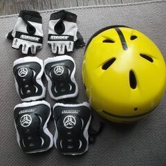 ヘルメットほかキッズ用品ストライダー