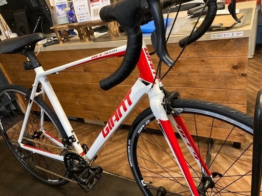 【GIANT DEFY ALUXX前後タイヤ・チューブ新品！】カーボンフォーク　アルミフレーム　2×9速　700×25c ロードバイク　ホワイト×レッド