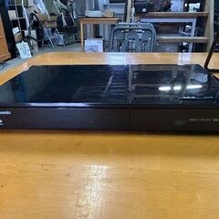 パナソニック 15V型 ポータブル 液晶テレビ 2019 インターネット動画対応 プライベート・ビエラ 防水タイプ 500GB HDD録画/ブルーレイ再生機能付き ホワイト UN-15TD9の画像