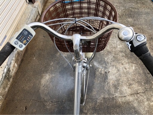 535  パナソニック新機種電動アシスト自転車vivi NX26インチシルバーアルミボディ