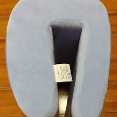 椅子の背もたれに挟めるクッションの画像