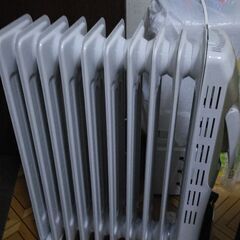 オイルヒーター新品です。特別価格3000円に値下げします。行ける...