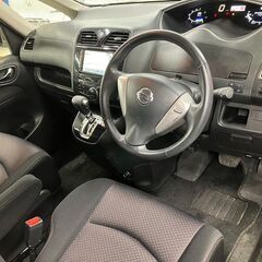 日産 セレナ ハイウェイスター パノラミックルーフ付きの画像