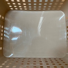 お盆と籠2つの画像