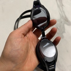 スイミングゴーグル　中学生の女子が使用しました。の画像