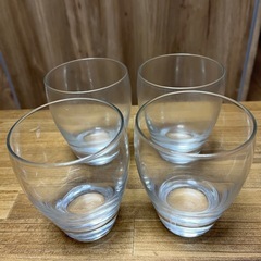 ガラスのグラス4つセット