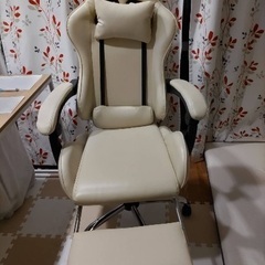 ゲーミングチェアの画像
