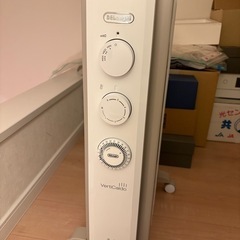 【直接引き取り希望】新品同等　デロンギ　オイルヒーター　ヴェルティカルドの画像