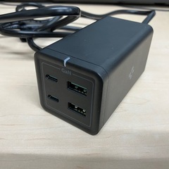 Spigen 最大100W 合計120W 4ポートPD充電器の画像