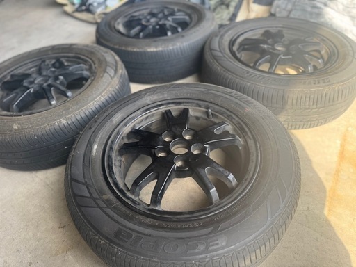 【問合せ多数】プリウス　タイヤ　4本セット