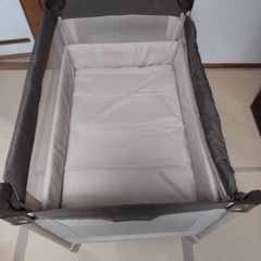 折りたたみベビーベッド　またまだ使えます。の画像