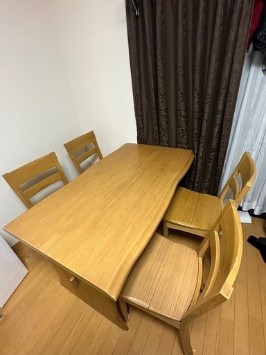 ダイニングテーブル