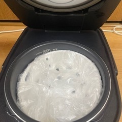 [取引中/予約済み]炊飯器 アイリスオーヤマ  5.5合 IH2019年製 RC-IE50-Bの画像