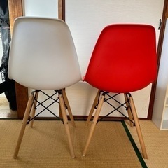 2脚セット　イームズチェア　家具 ダイニングセットの画像