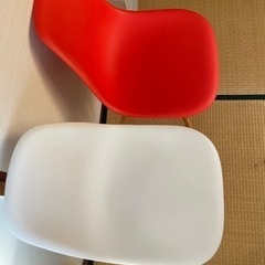 2脚セット　イームズチェア　家具 ダイニングセットの画像
