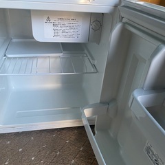 小型の冷蔵庫です。十分使えますが、買い替えた為不要になりました。の画像
