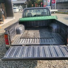 車検通したて　ダットサントラック　3人乗りベンチシート　コラム５MT　ガソリン　2000ｃｃの画像