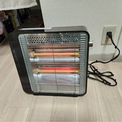 電気ストーブ　ハロゲンヒーター