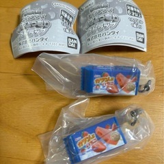 ガチャガチャ　ガツンとイチゴ