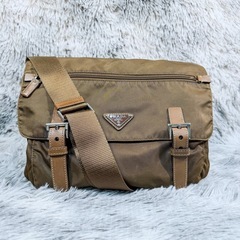 【オープニング 大放出セール】 PRADAプラダショルダーメッセンジャーバッグカーキ バッグ