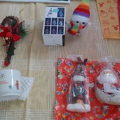 ◆【クリスマス用品・いろいろ/1８点セットで】※LED/イルミネーション,　クリスマス柄ナプキン(外国製),ミニツリー,デッキ型壁掛け,クリスマス柄・マグカップ,他。の画像
