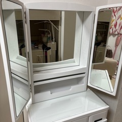 ニトリ 三面鏡ドレッサーの画像