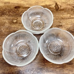 HOYAクリスタル 梅小鉢 ガラス皿の画像