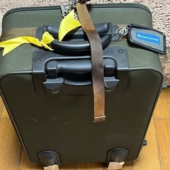 【無料】サムソナイトのソフトスーツケースを黒・緑のセットでの画像