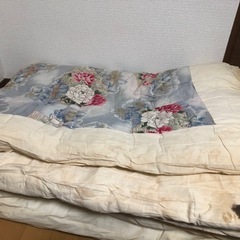 合繊掛け布団　シミ汚れ有り