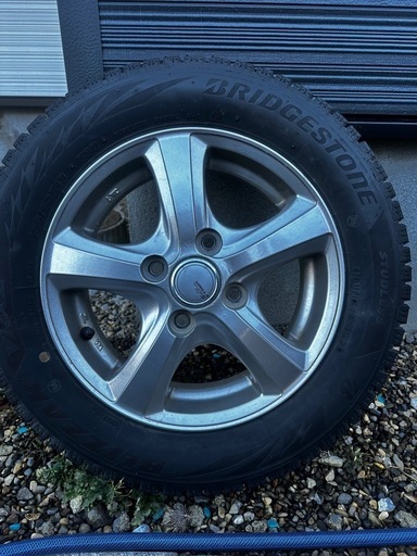 スタッドレスタイヤ