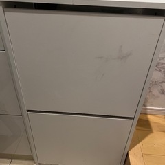  ホワイト　靴箱