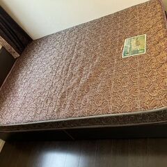 ニトリダブルベッド（マットレス付き）の画像