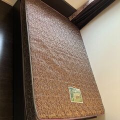 ニトリダブルベッド（マットレス付き）の画像