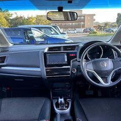 フィット【美品】ハイブリッドFパッケージ★本車検フルR8年12月迄★希少カラー・フロントフォグ・実走保証・純正ギャザースSDナビ・地デジTV・ETCの画像