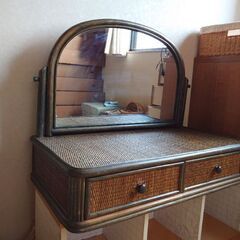 【値下中】ドレッサー（籐家具風）グリーン系