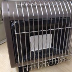 極上美品　イワタニ　カセットガスストーブ　携帯　反射式　ストーブの画像