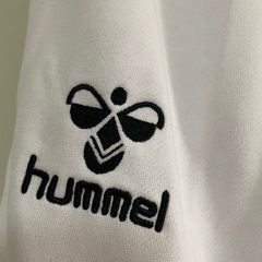 hummel 白 サッカーウェア パンツ
の画像