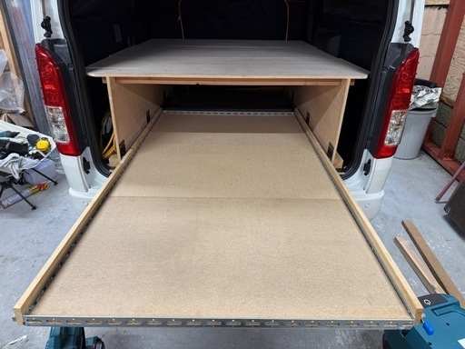 200系 ハイエース 荷室改