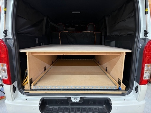200系 ハイエース 荷室改