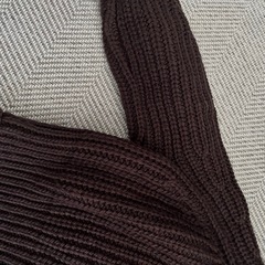 H&M ショート丈ニット　セーター　ブラウンの画像