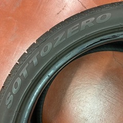 バリ溝 275／35R20 2本 PIRELLI SOTTOZERO WINTER240  ポルシェ ベンツ GLE Rクラス BMW カイエン ボルボ の画像