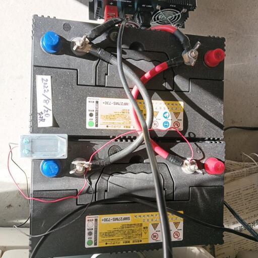 割引 インバーターと鉛バッテリー2組とバッテリーモニター