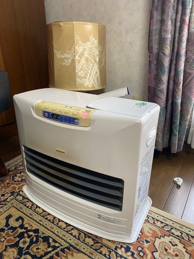 【決まりました トヨトミ　石油ファンヒーター　ホワイト　ストーブ　動作OK