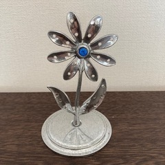 ピアススタンド
