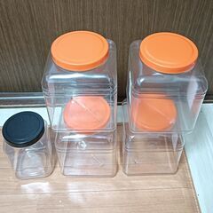 透明容器　ふた付き