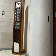 ミラー付き収納の画像