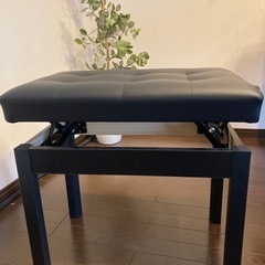 ピアノ椅子の画像