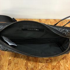 【A102】ボディバッグ カルバンクライン 総柄の画像